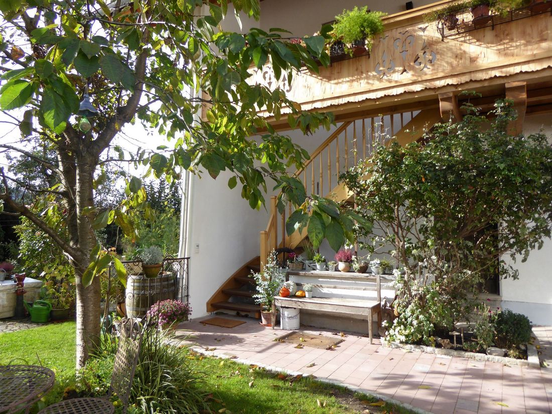 Aufgang mit Garten