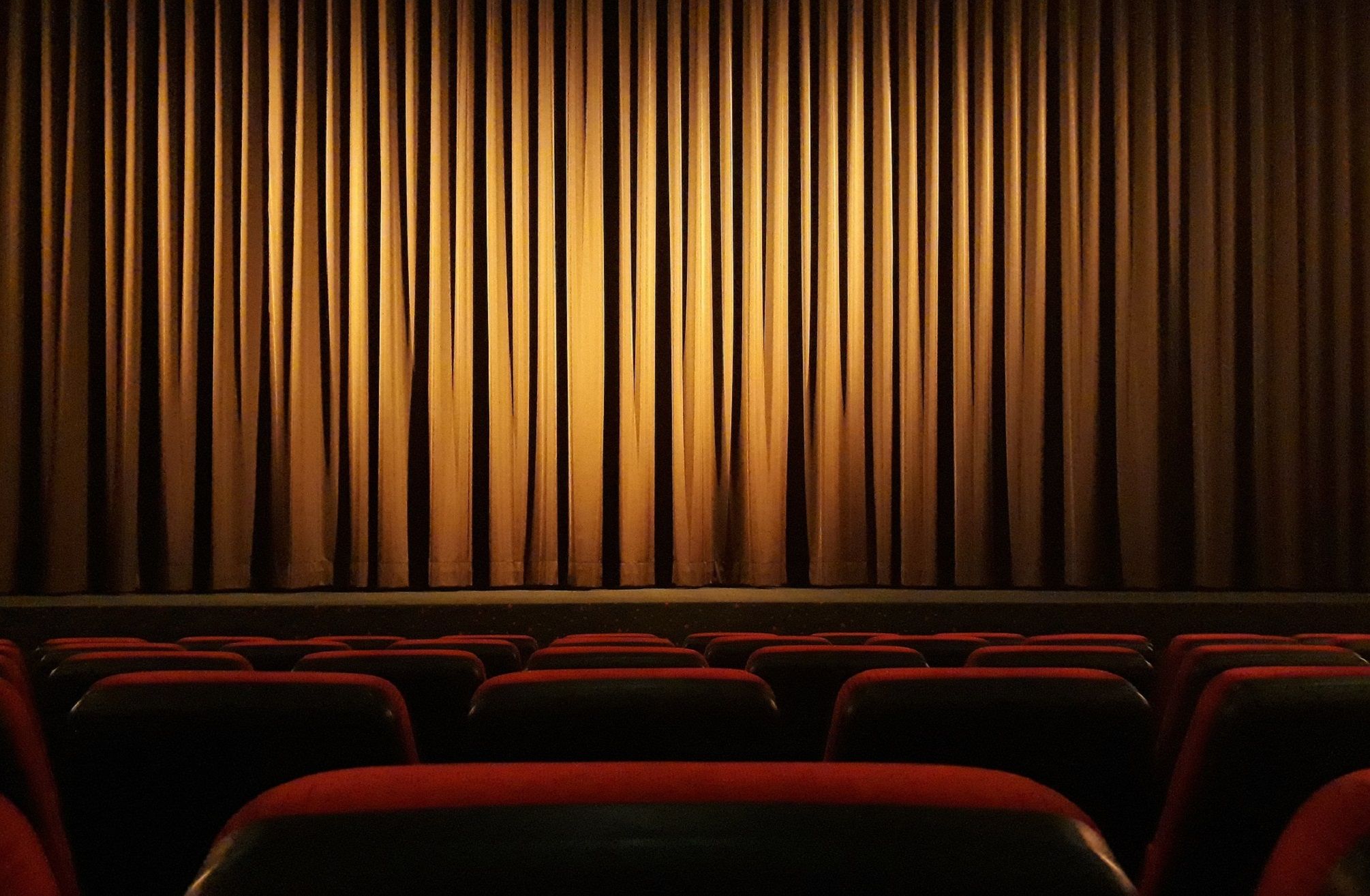 movie-theater-4609877_1920_8